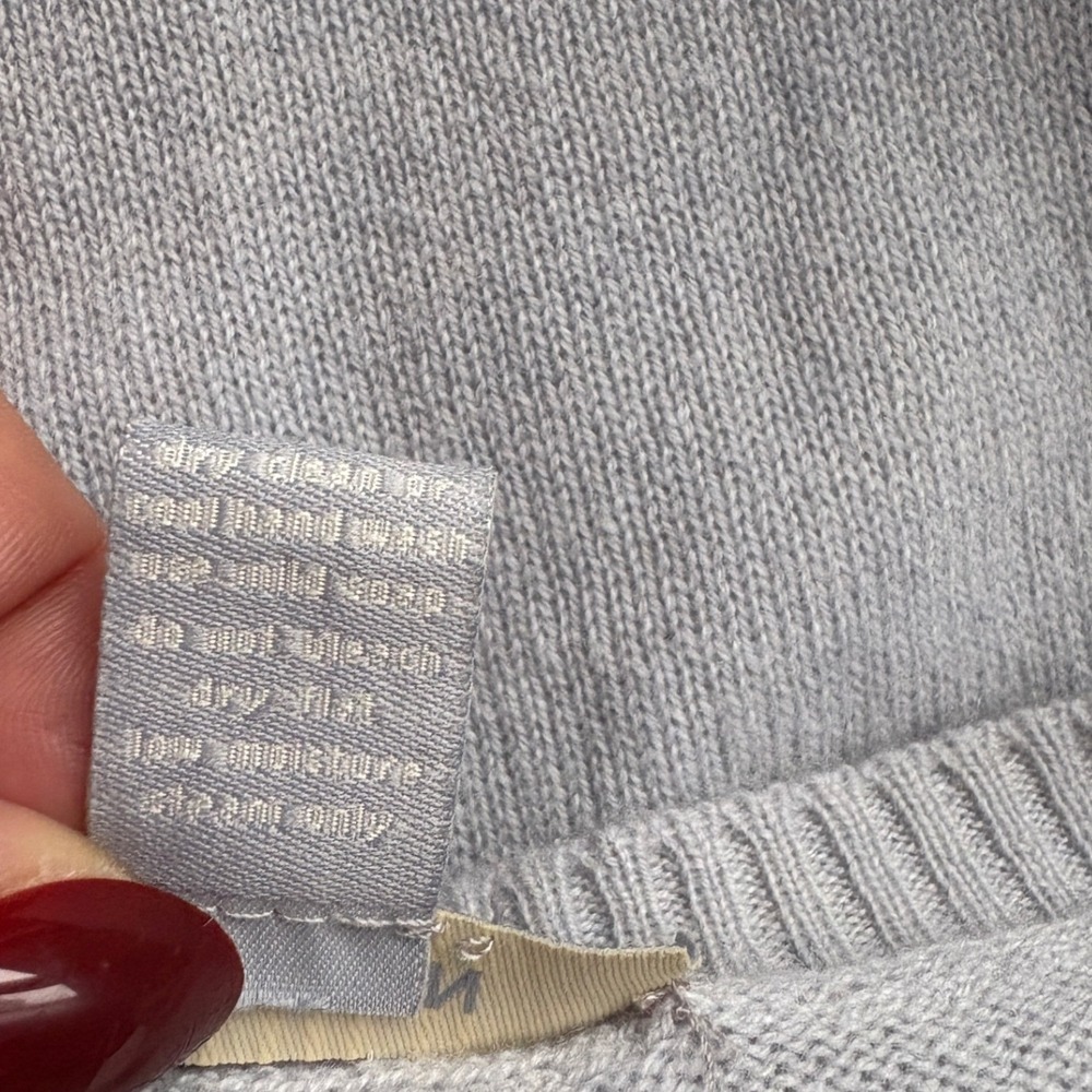Hayden Light Gray 100% Cashmere Crewneck Sweater, Size Large, Quiet Luxury - Picture 6 of 6